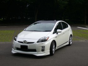 BEVERLY AUTO JAPAN PRIUS