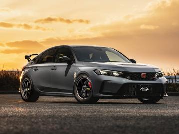 スポーツホイールの新たな表情、R06 “ブラッククリアポリッシュ” デビュー  