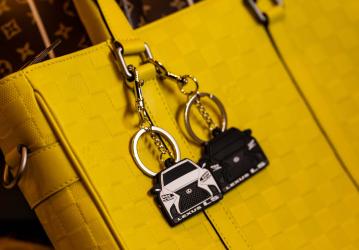 ただのキーリングでは、満足できないクルマ好きなあなたへ【新商品】Rubber Keyring