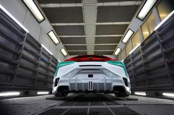 オリジナルデザインで構築された世界に一台だけのLC500