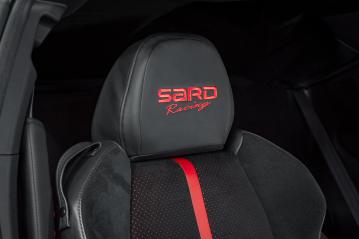 抜群のフィッティング！GR86/BRZ専用ヘッドレストカバーがSARDから登場