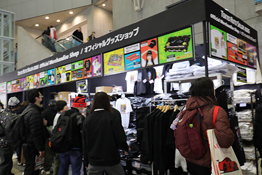 トム＆ジェリーやハローキティなど、今年も公式グッズは大人気！